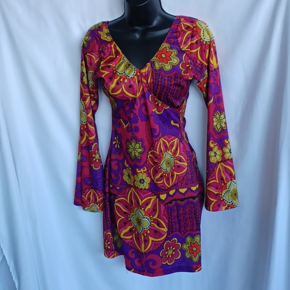 Leg Avenue Hippie Costume S/M, 19" PTP, 30" L